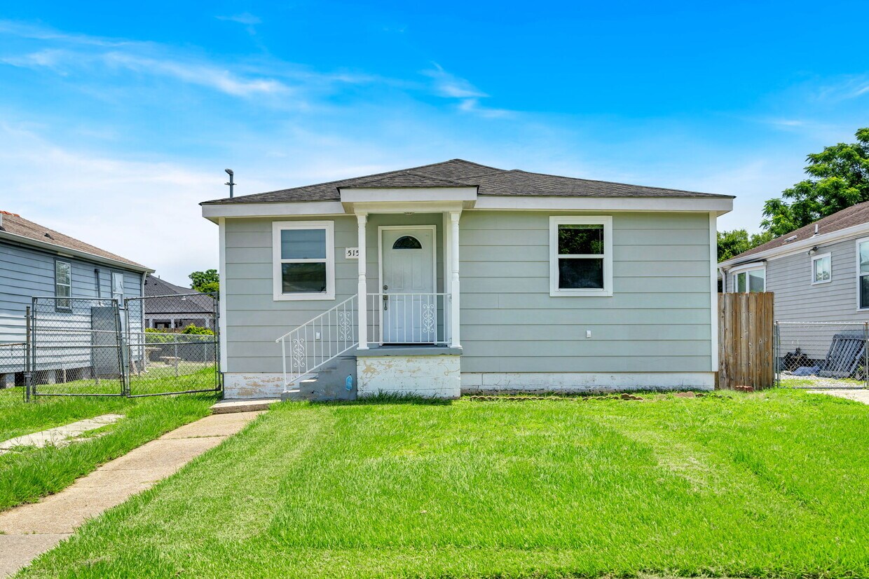 Foto principal - 5151 St Anthony Ave