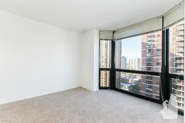 Foto del edificio - 1112 N Dearborn St