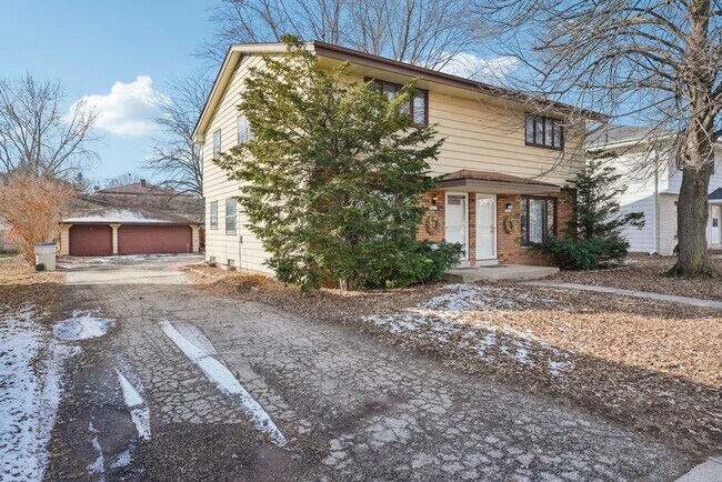 Foto del edificio - 10785 W Appleton Ave