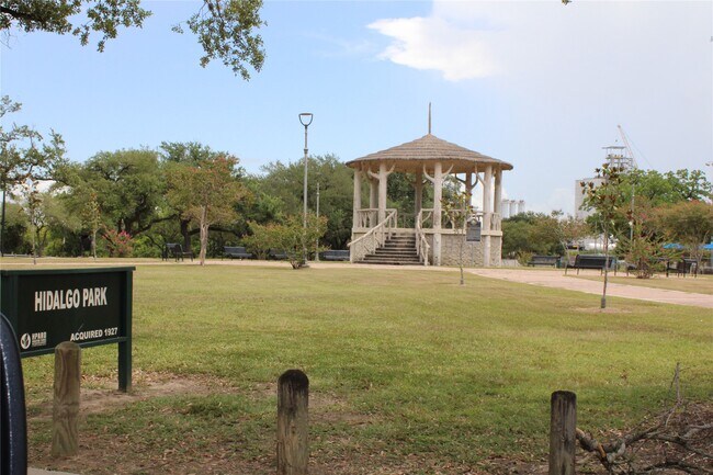 Foto del edificio - 7120 Avenue O