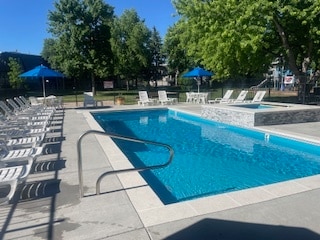 New Salt Water pool & hot tub! - Aspenleaf Apartments