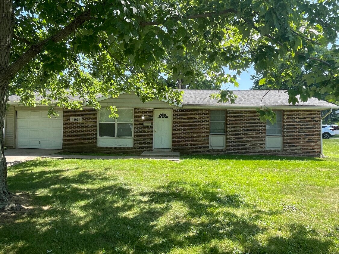 Foto principal - 2001 Westview Ave