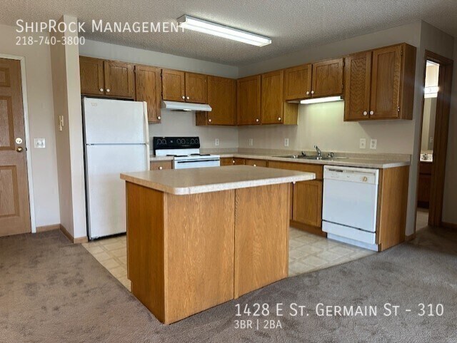 Building Photo - 1428 E St Germain St