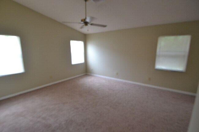 Building Photo - 4630 Rowe Dr