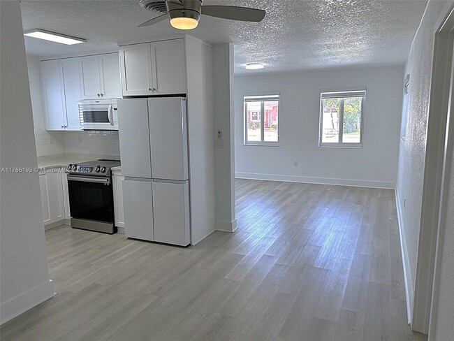 Building Photo - 11230 SW 5th St