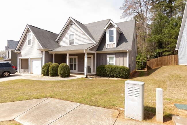 Building Photo - Single family home on west side of Athens!