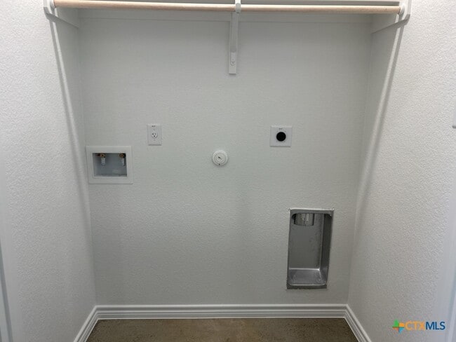 Building Photo - 3809 Hackberry Dr