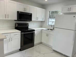 Building Photo - 4854 Weymouth St