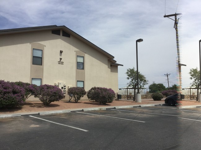 Foto del edificio - Mesquite Village Apartments