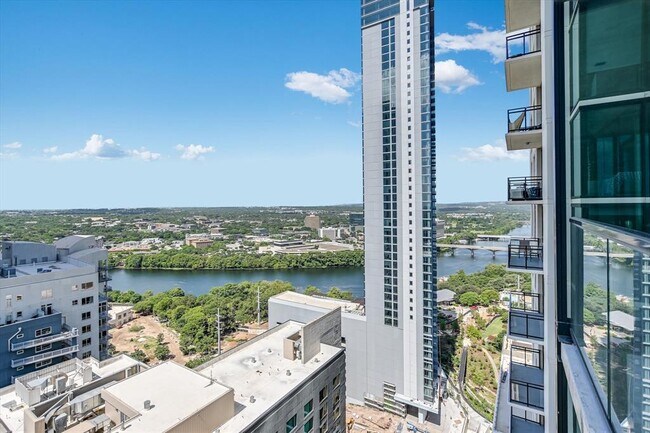 Foto del edificio - 610 Davis St
