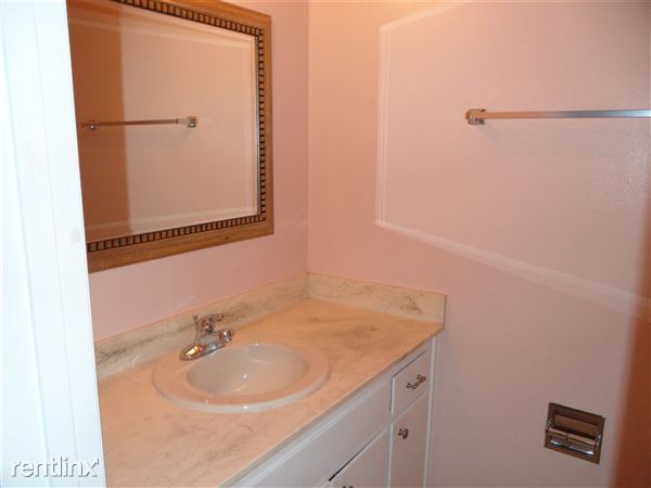 Building Photo - 260 Ellwood Beach Dr