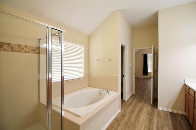 Building Photo - 7019 Cornflower Ln