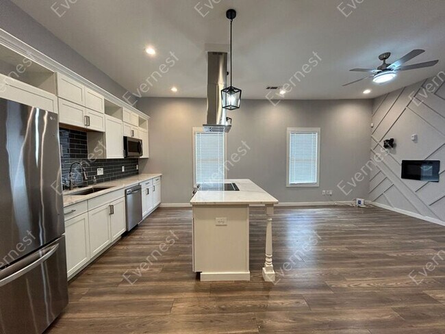 Building Photo - 991 Metropolitan Pkwy SW