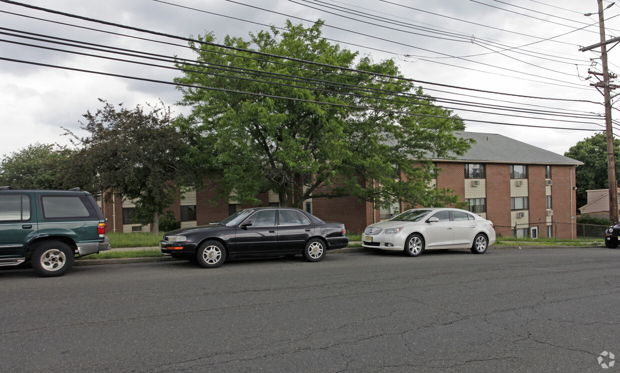 Primary Photo - Boulevard Apartment