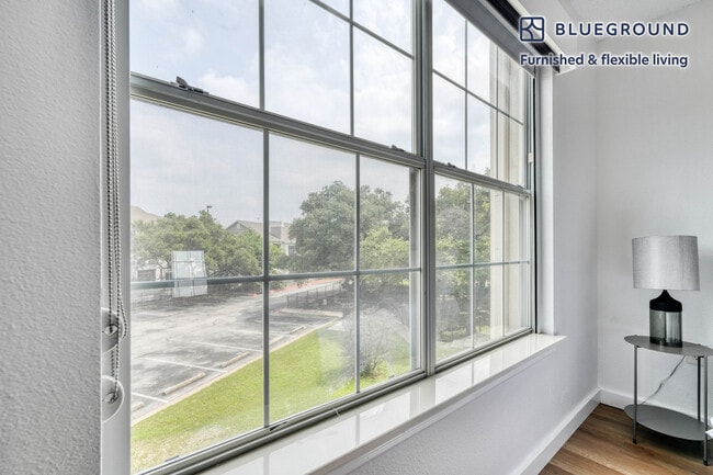 Foto del edificio - 10001 N Capital of Texas Hwy