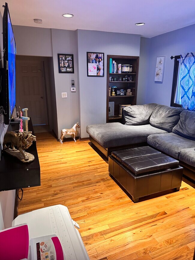 22 Devens St Unit Separate address, Everett, MA 02149 Apartments in