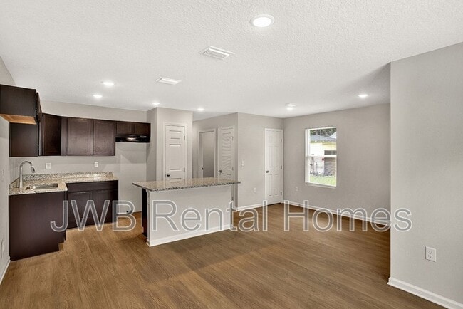 Building Photo - 1328 8th St W