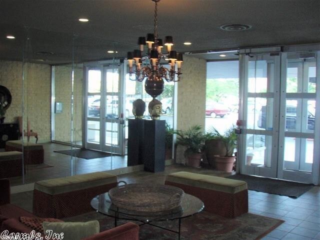 Foto del edificio - 700 E 9th St