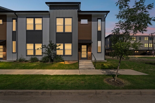 Photo - 3146 Lubbock Ave Townhome