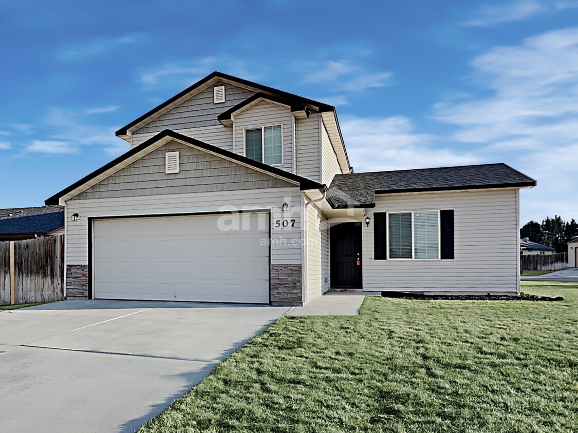 Foto principal - 507 E Great Bear Street