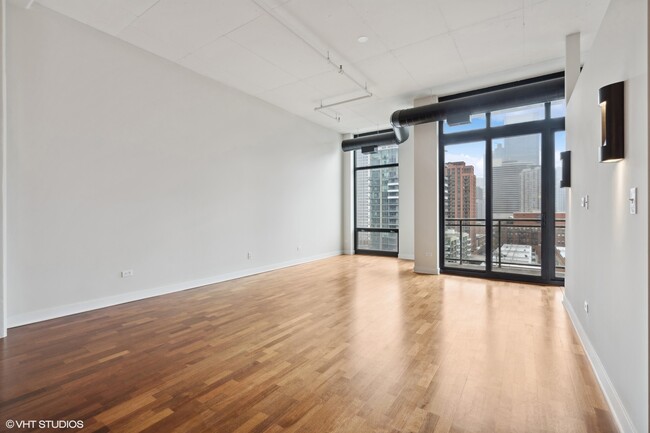 Building Photo - 740 W Fulton St