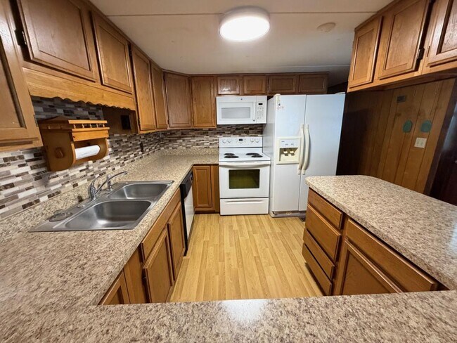 Foto del edificio - 2689 Stricklands Ln