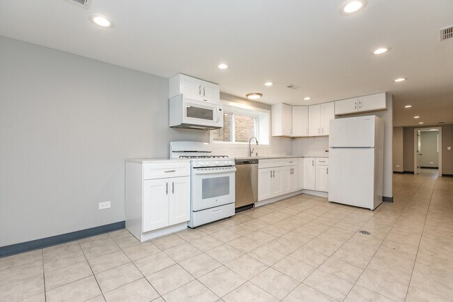 Foto del edificio - 2319 Clinton Ave