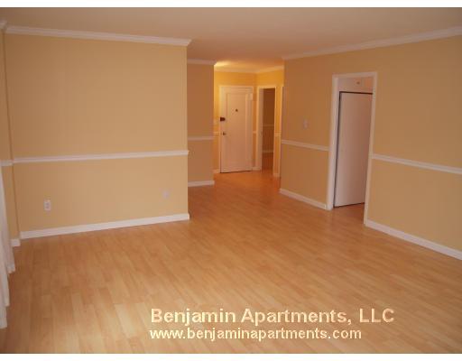 Building Photo - 107 Brighton Ave