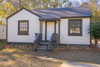Building Photo - 604 Melba Ave