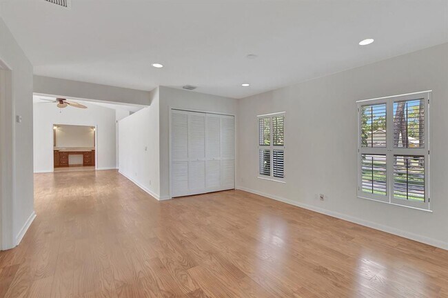 Foto del edificio - 11106 Whispering Pines Ln