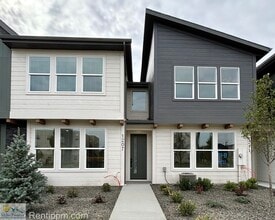 Building Photo - 1207 N Webb Wy