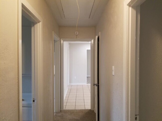 Foto del edificio - 14911 Grand Prairie Dr