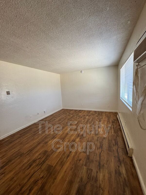 Building Photo - 352 S Blackstone St