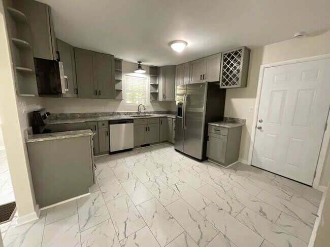 Foto del edificio - 728 Gary Rd NW