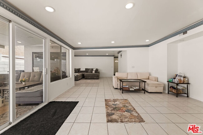 Building Photo - 20233 Eddington Dr