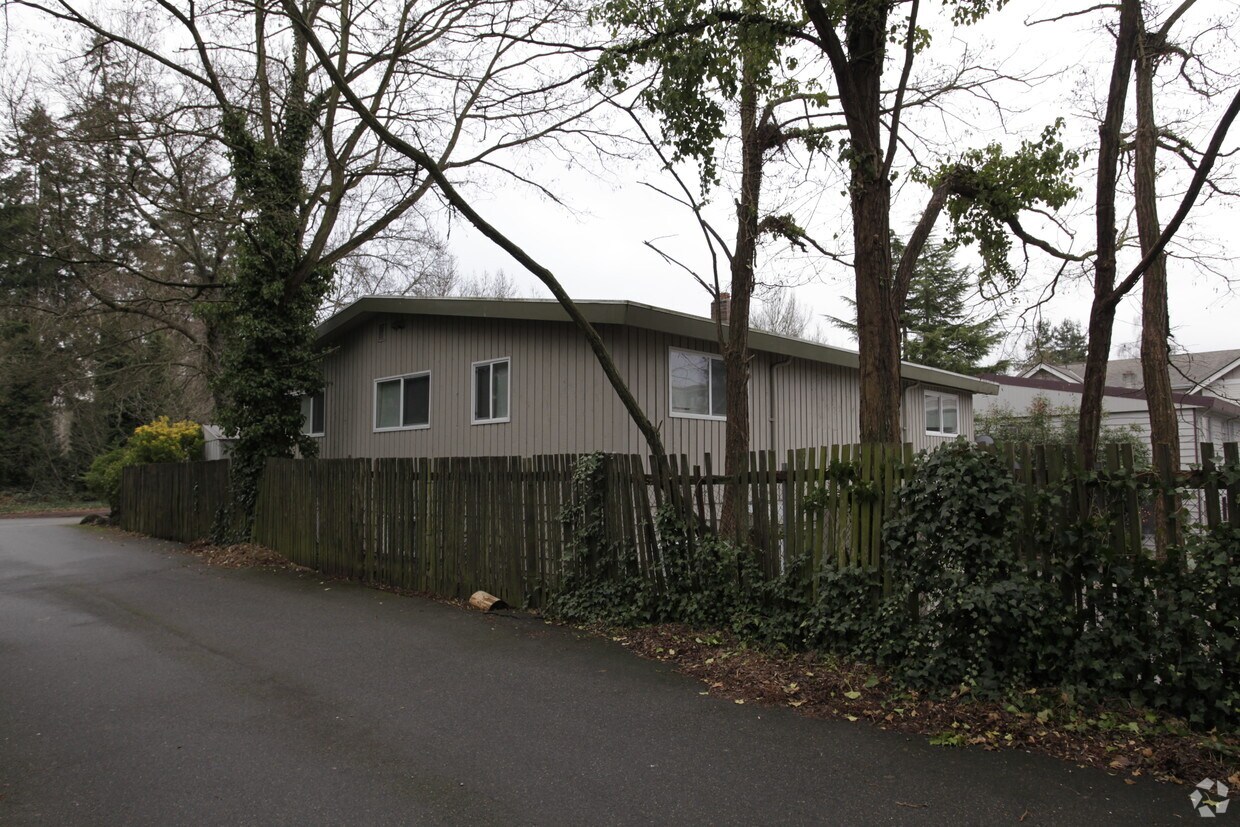 Foto del edificio - 12319-12321 35th Ave NE