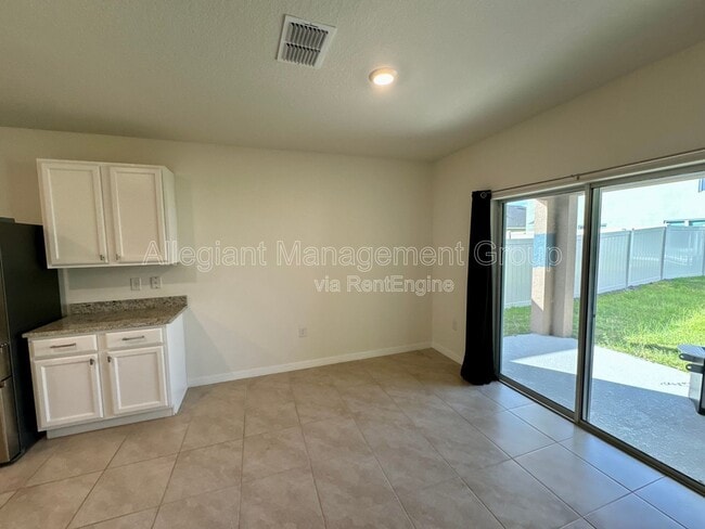 Building Photo - 5371 Pine Lilly Dr