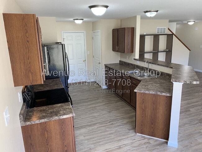 Building Photo - 554 Parkgate Dr