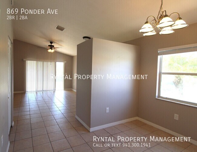 Foto del edificio - 869 Ponder Ave