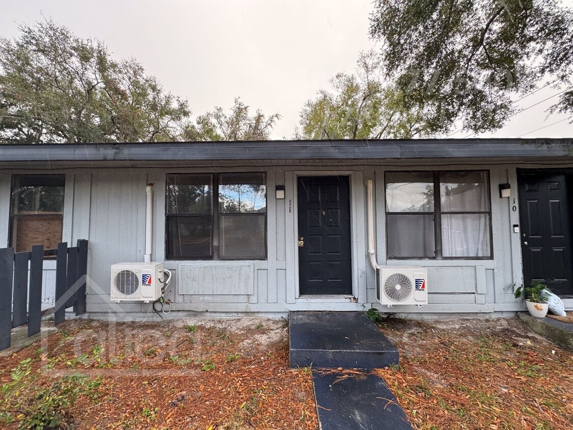Primary Photo - Crest Villas Studios Available NOW! Ask ab...