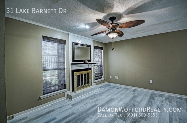 Building Photo - 31 Lake Barnett Dr