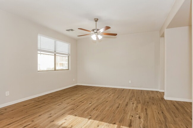 Building Photo - 809 E Agua Fria Ln