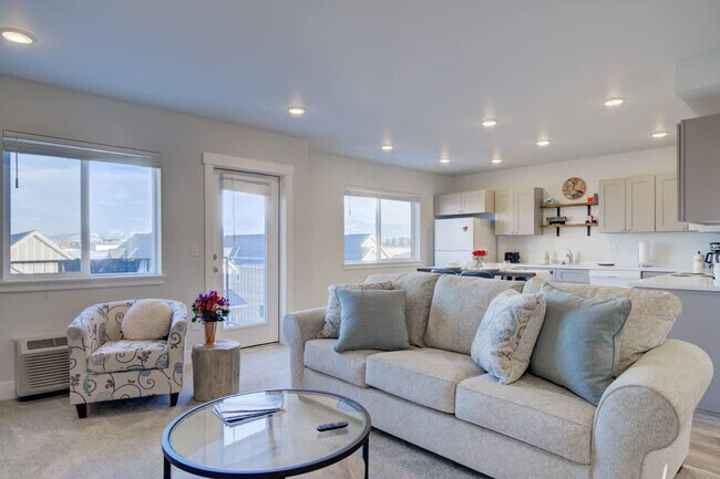 Foto del edificio - 5242 Fallon St