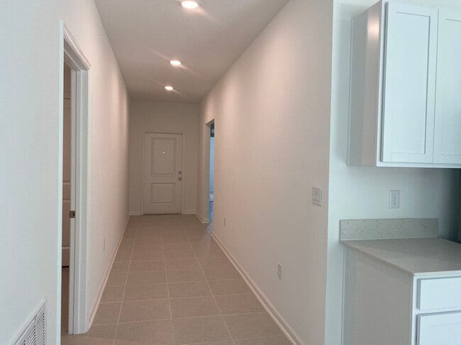 Building Photo - 2316 Green Valley St