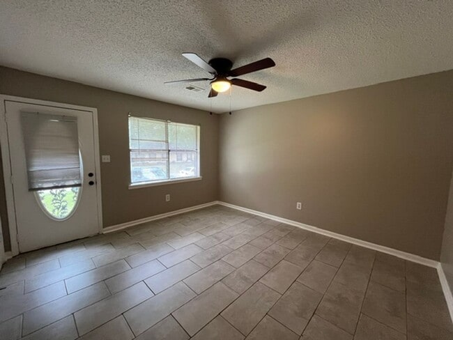 Photo - Renovated 3 Bedroom 1 Bath Home for Rent!!