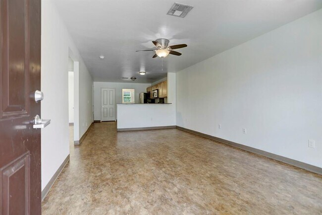 Foto del edificio - 706 W 6th St