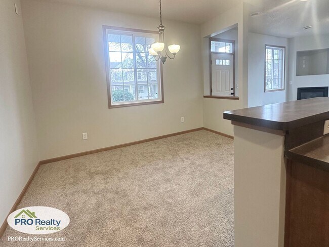 Building Photo - Recently Remodeled 3 Bedroom Townhome