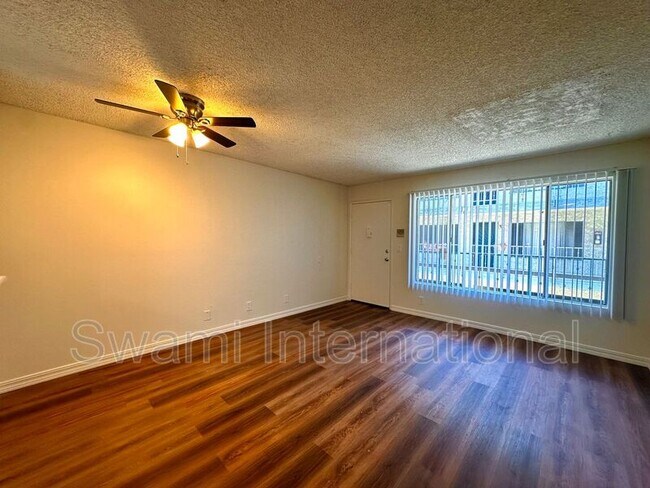 Foto del edificio - 26120 Belle Porte Ave