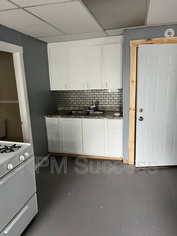 20 Lafrance Ct Unit 2S, New Bedford, MA 02740 Condo for Rent in New