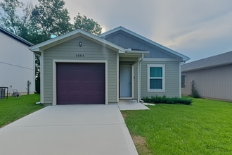 Building Photo - 4034 Highland Ave